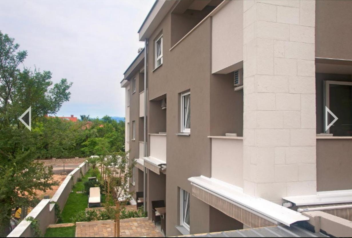 Daska Apartmani Njivice Esterno foto