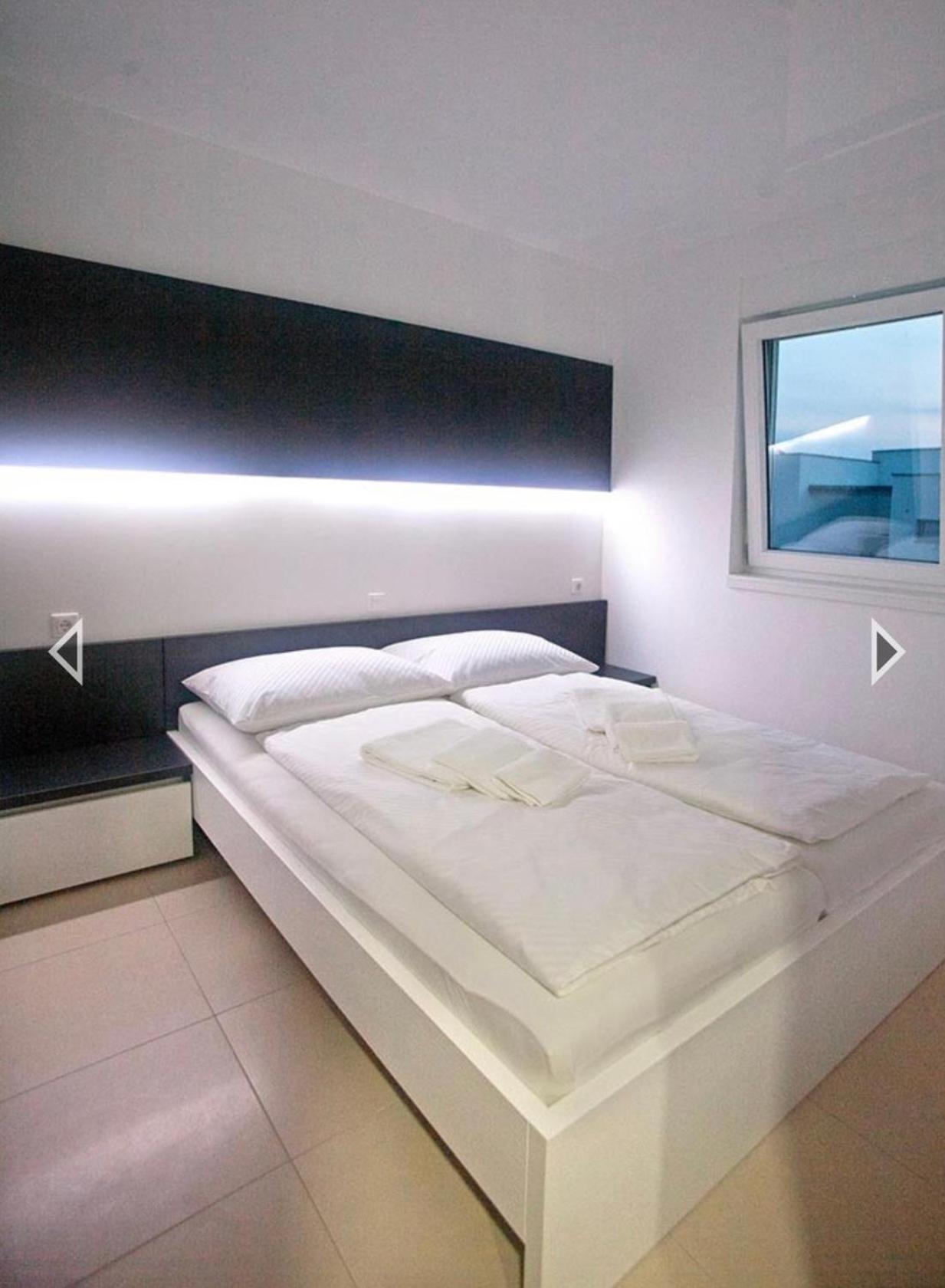 Daska Apartmani Njivice Esterno foto
