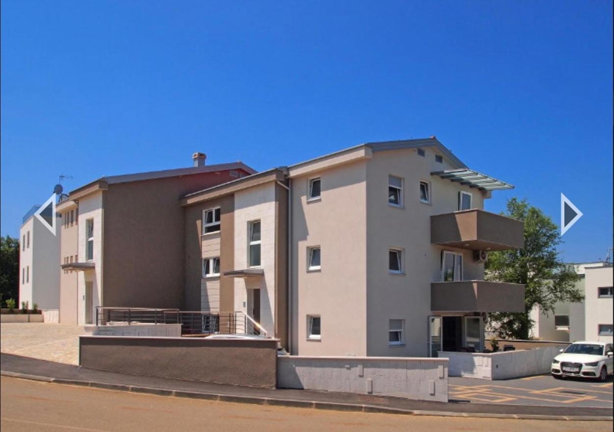 Daska Apartmani Njivice Esterno foto