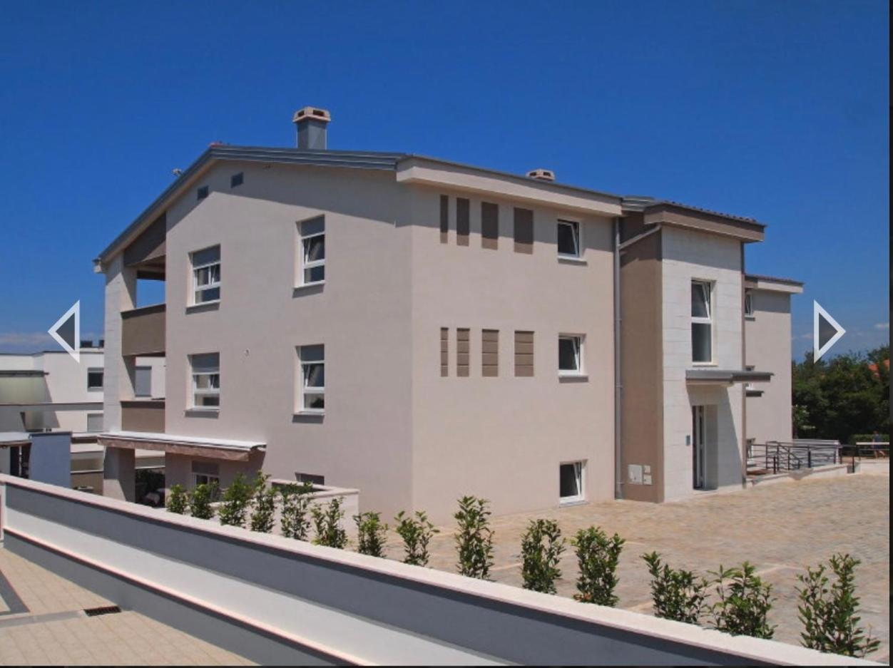 Daska Apartmani Njivice Esterno foto