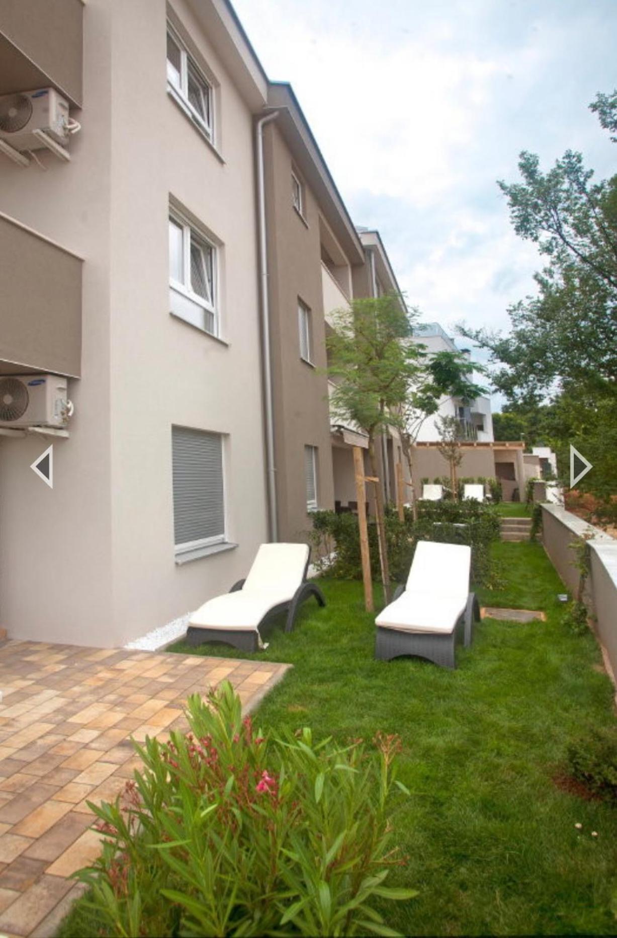 Daska Apartmani Njivice Esterno foto