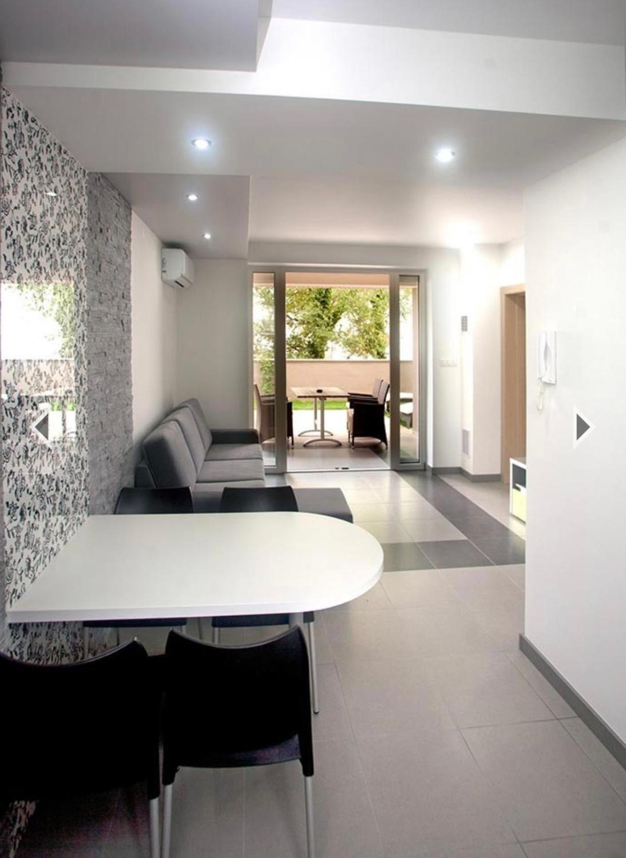 Daska Apartmani Njivice Esterno foto